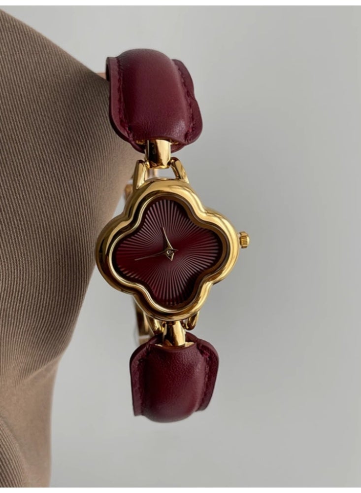 Red Clover Women's Niche, Light Luxury, High-end Feel Bracelet Watch For Women - Image 4