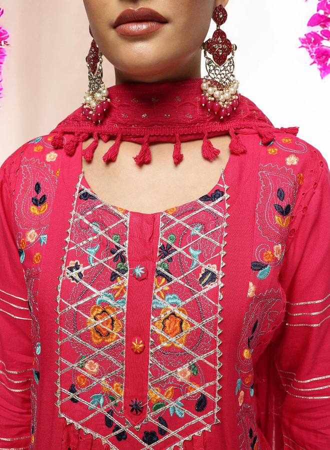 آي شين طقم كورتا نسائي من ثلاث قطع باللون الوردي من فيسكوز رايون مطبوع مع بنطلون بالازو واسع بطول الكاحل - Image 3