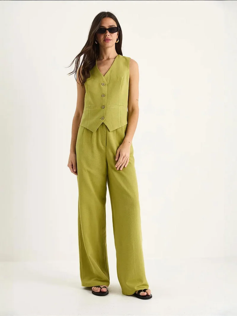 Bianco Lucci LUCCI V-neck Vest and Wide Leg Pants Two-Piece Coord Set