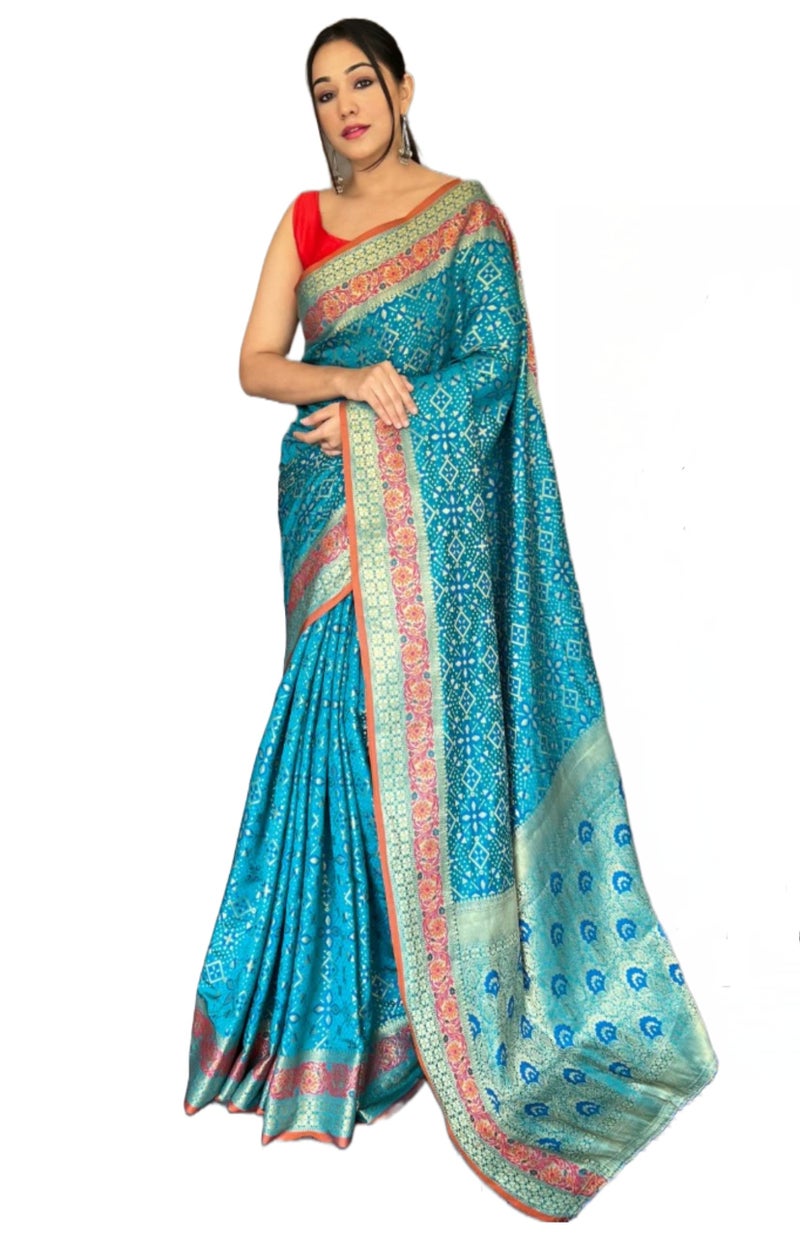 SGF11 Women's Kanjivaram Patola Silk Weaving Handloom Saree Pure Golden Zari With Blouse Piece - Image 1