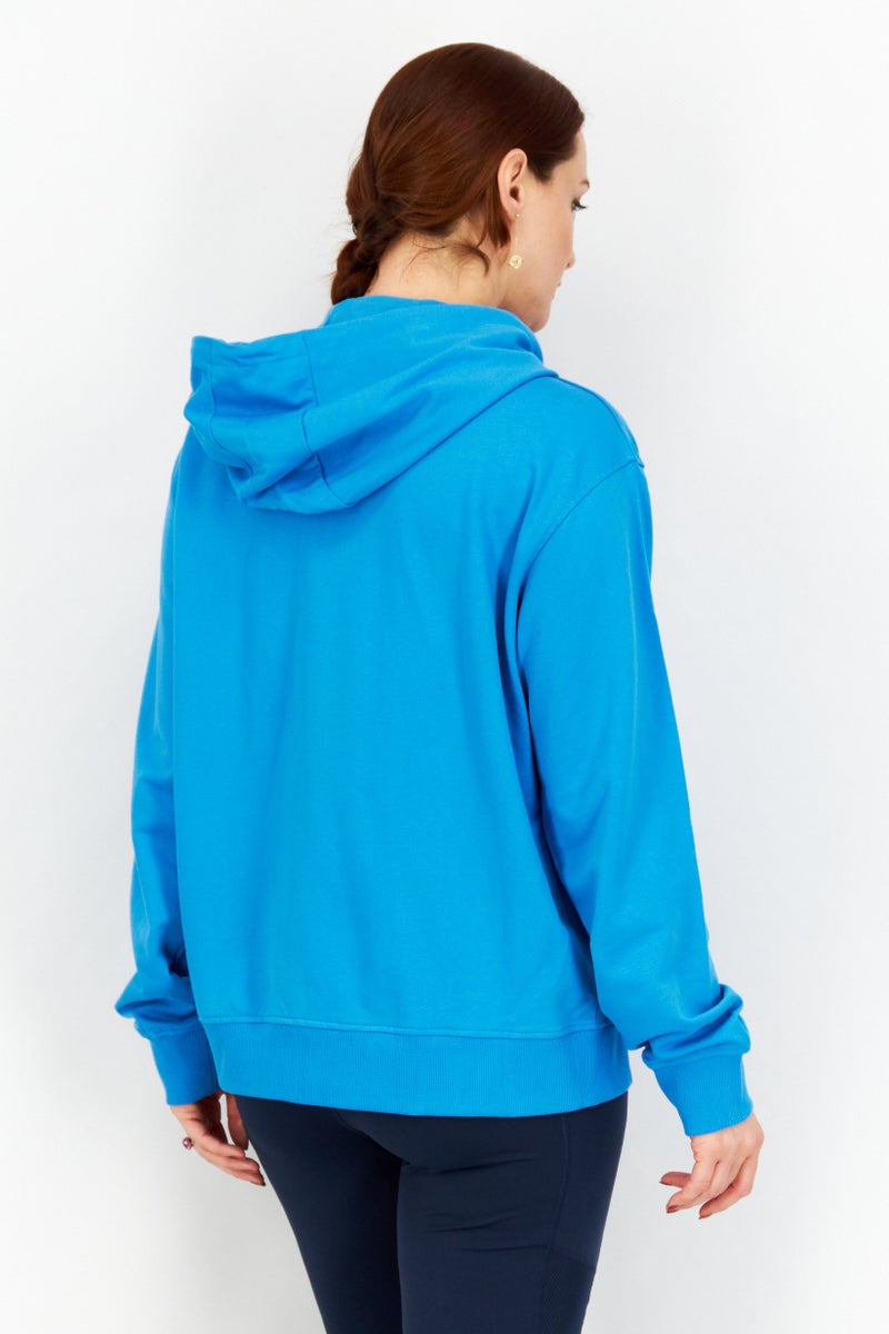 umbro سويت شيرتات رياضية نسائية بغطاء رأس بشعار العلامة التجارية، أزرق - Image 4