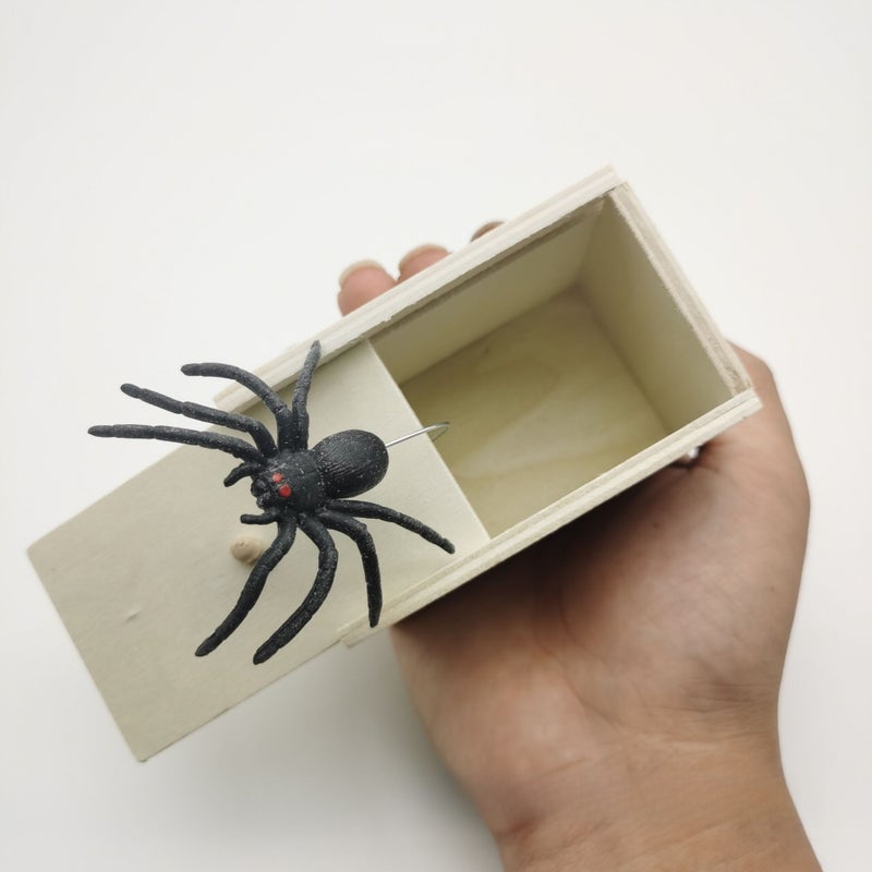Cross-border best-selling scare wooden box bug spider scare small wooden box scary prank props Douyin same style startled wooden box - Image 3