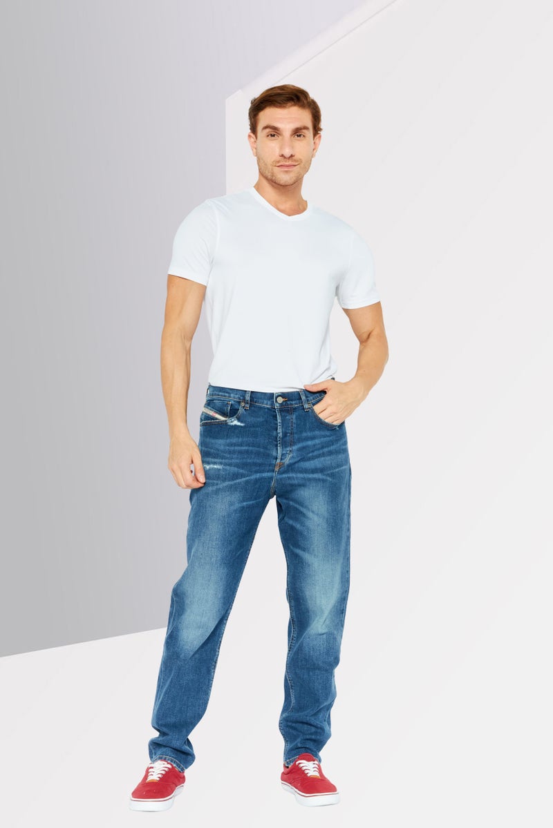 DIESEL جينز رجالي بقصة عادية مغسول وقابل للتمدد، أزرق - Image 4