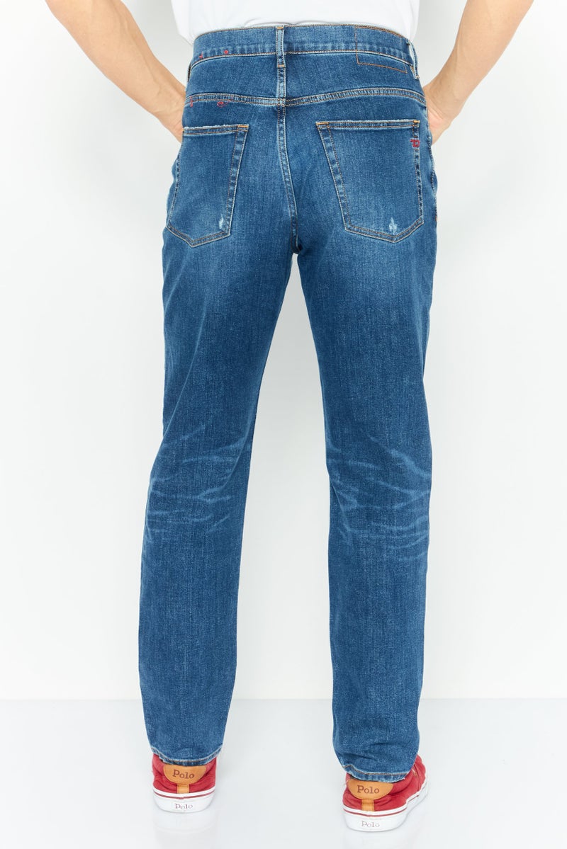 DIESEL جينز رجالي بقصة عادية مغسول وقابل للتمدد، أزرق - Image 3