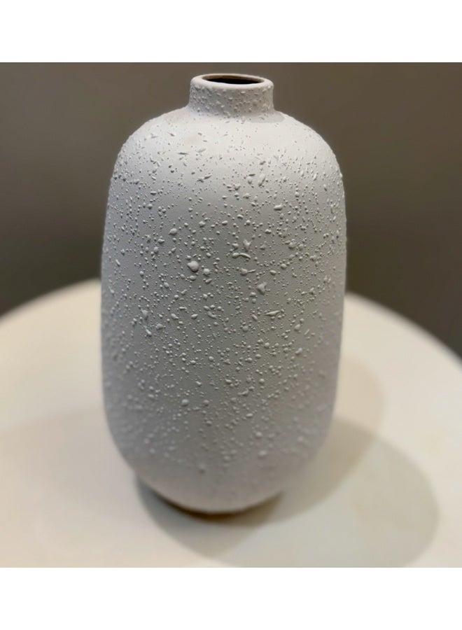 Elegant White Resin Vase with Hand-Textured Finish – Stylish Home Décor, 28 cm Height - Image 5