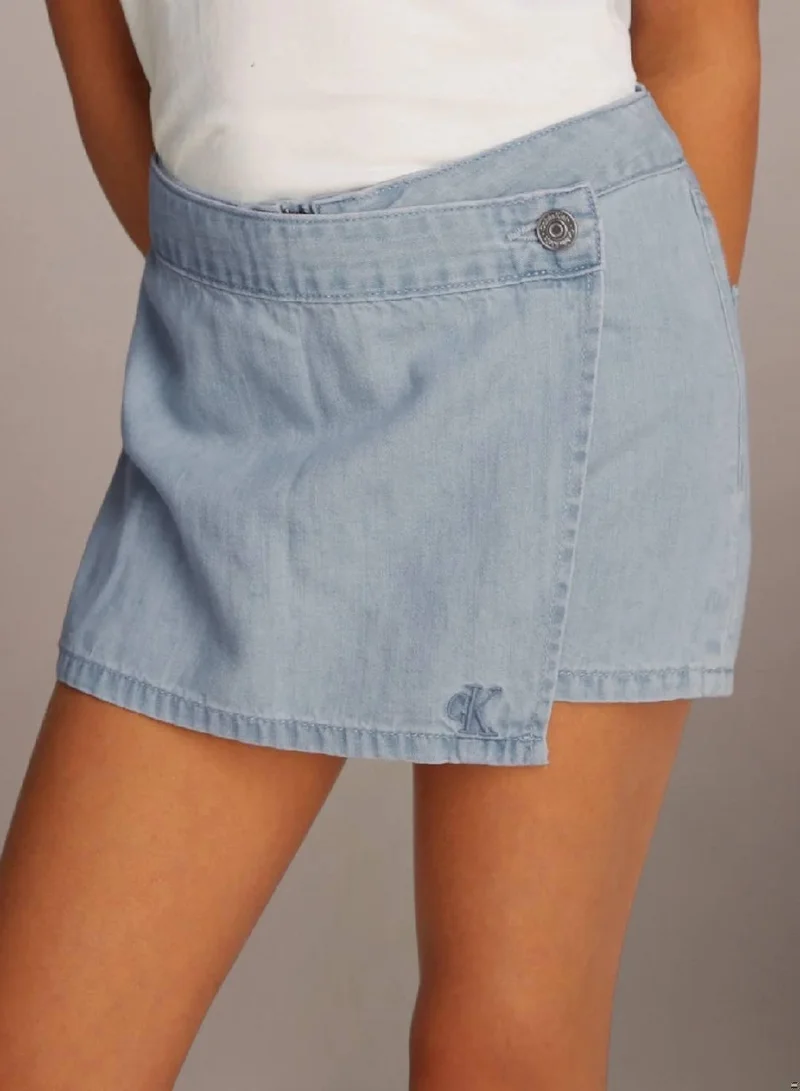 كالفن كلاين جينز شورت بنمط تنورة من الجينز