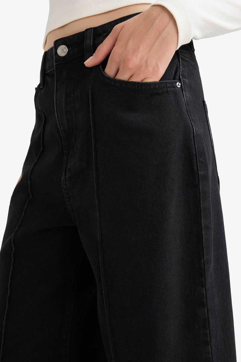 ديفاكتو بنطلون جينز كروب وايد ليج برجل واسع وخصر عالي - Image 4