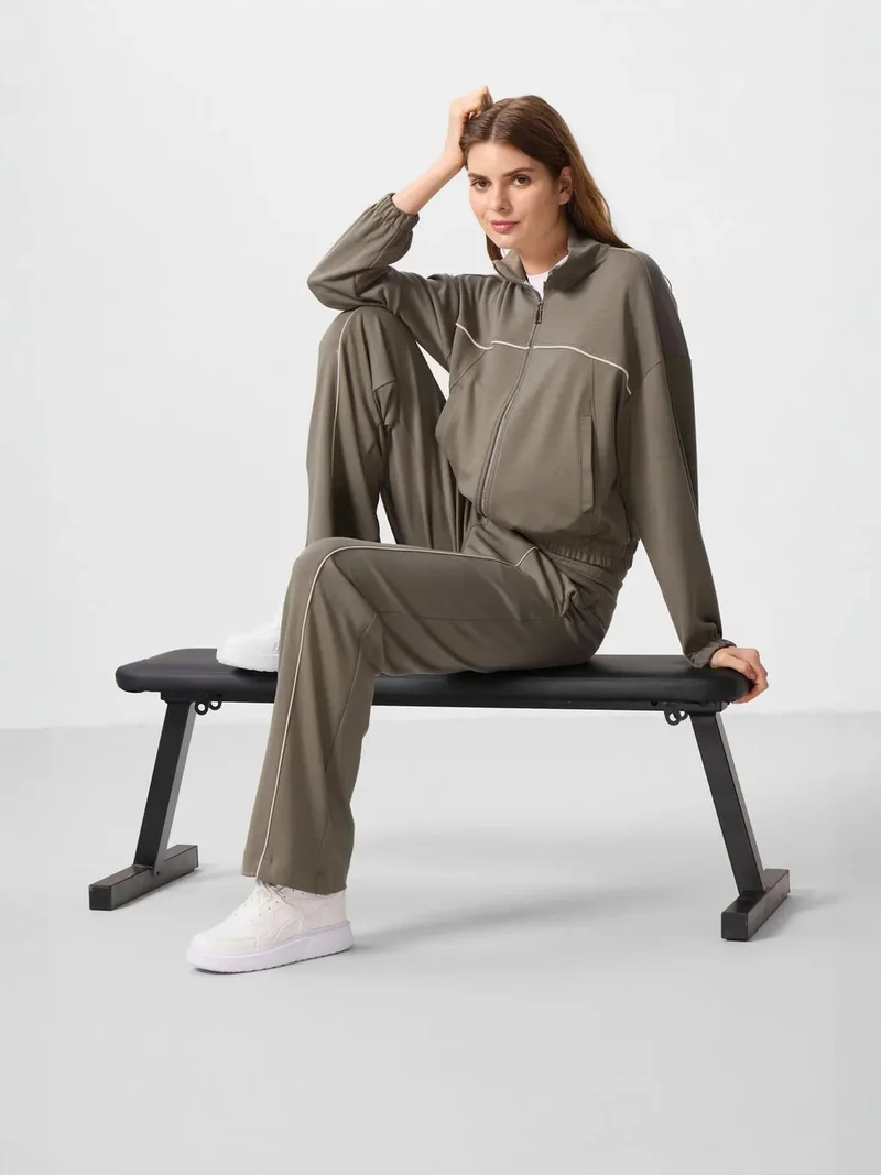 تومي لايف TOMMY Oversized Zip-collar Tracksuit Set