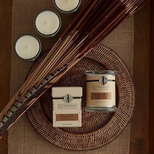 Archipelago Botanicals شمعة أرخبيل بوتانيكالز المعطرة مصنوعة يدويًا من شمع فاخر، تحترق لمدة تقارب 60 ساعة، برغموت تبغ، شمعة صويا في جرة زجاجية، 4.5 بوصة، 8.6 أونصة - Image 2