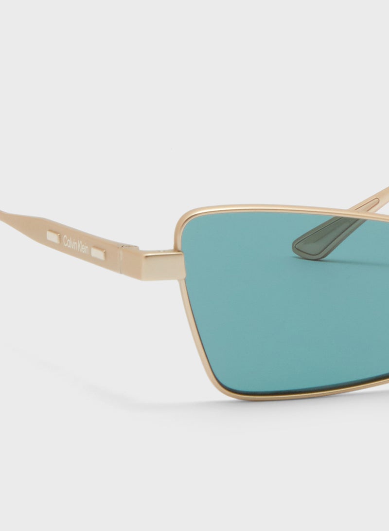 كالفن كلاين نظارات شمسية بفراشة - Image 4