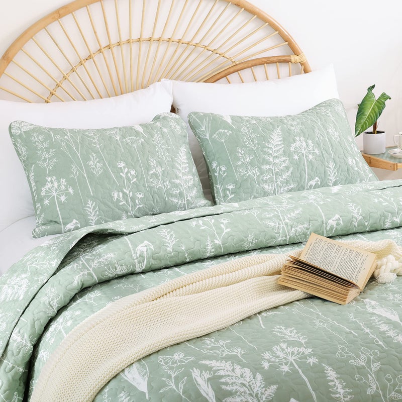 JANZAA Quilt King Size Sage Green Quilt Bed Spread Boho Quilt with Floral Pattern Microfiber Quilts Set 3 Pieces Lightweight Comforter Reversible Bedding Set 1 King Size Quilts and 2 Pillowcases - Image 3