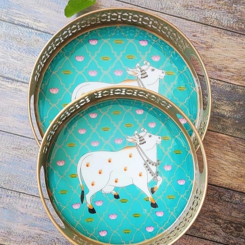 G K EXCLUSIVE™ Round Metal Tray with Pichwai Art of Nandi | Cow Pichwai Tray | Best for Home Decor, Wedding Gift, Diwali Gift and Multiuse | High Glossy Raisen Work (Randaom Color & Design) (10") - Image 5