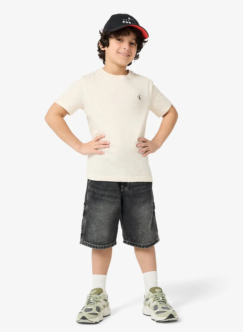 كالفن كلاين جينز مجموعة تيشيرت بشعار للأطفال - مكونة من قطعتين
