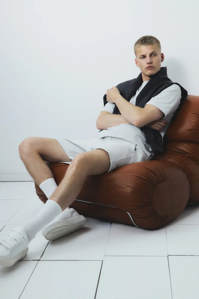 اتش اند ام سويت شورت بقصّة عادية