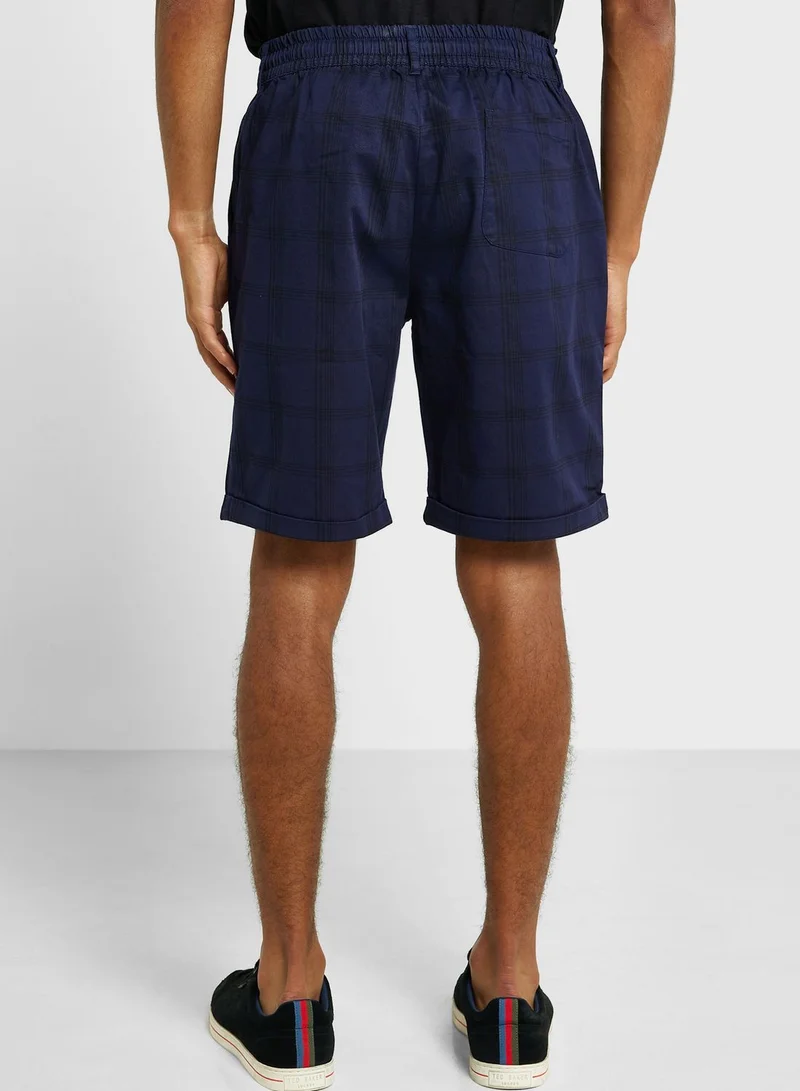 توماس سكوت Thomas Scott Men Checked Mid-Rise Slim Fit Sports Shorts