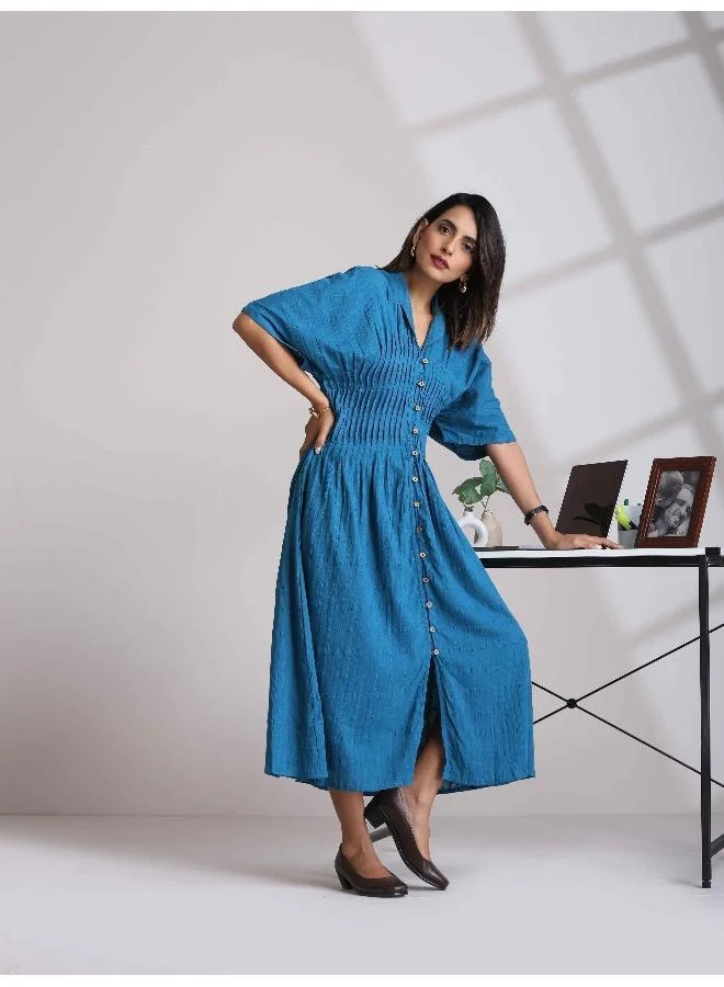 ترو برونز فستان أزرق قطني من  بنقشة دوبي