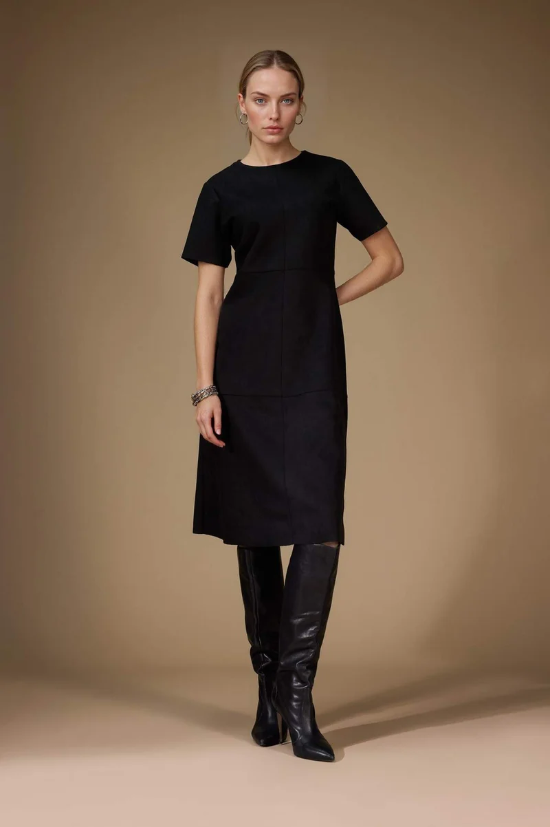 ديفاكتو A Cut Round Collar Suede Dress