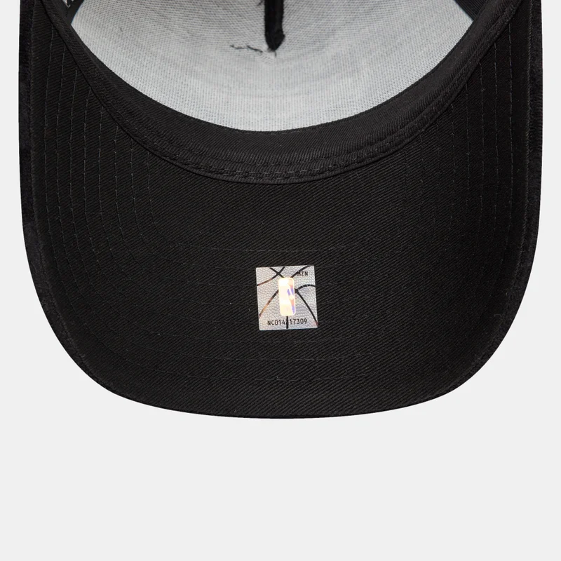 NEW ERA Men's NBA Chicago Bulls 9FORTY Trucker Cap