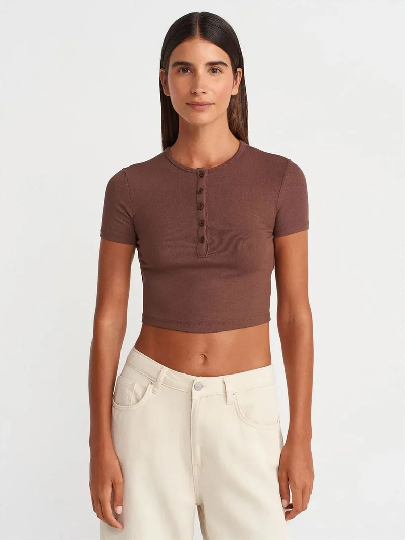 ديلفين Dilvin Slim Fit Crop Blouse With Buttons