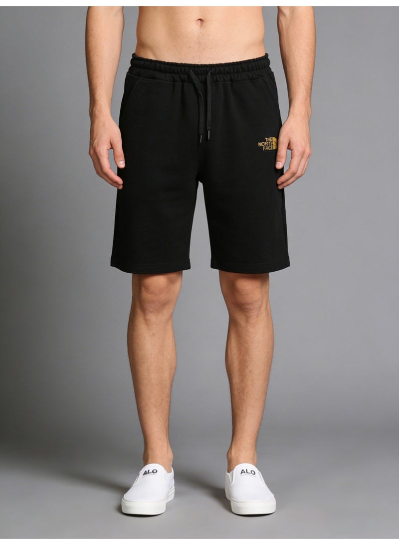 THE NORTH FACE men's shorts with gold logo, loose drawstring knit and knee sweatpants. - Image 1