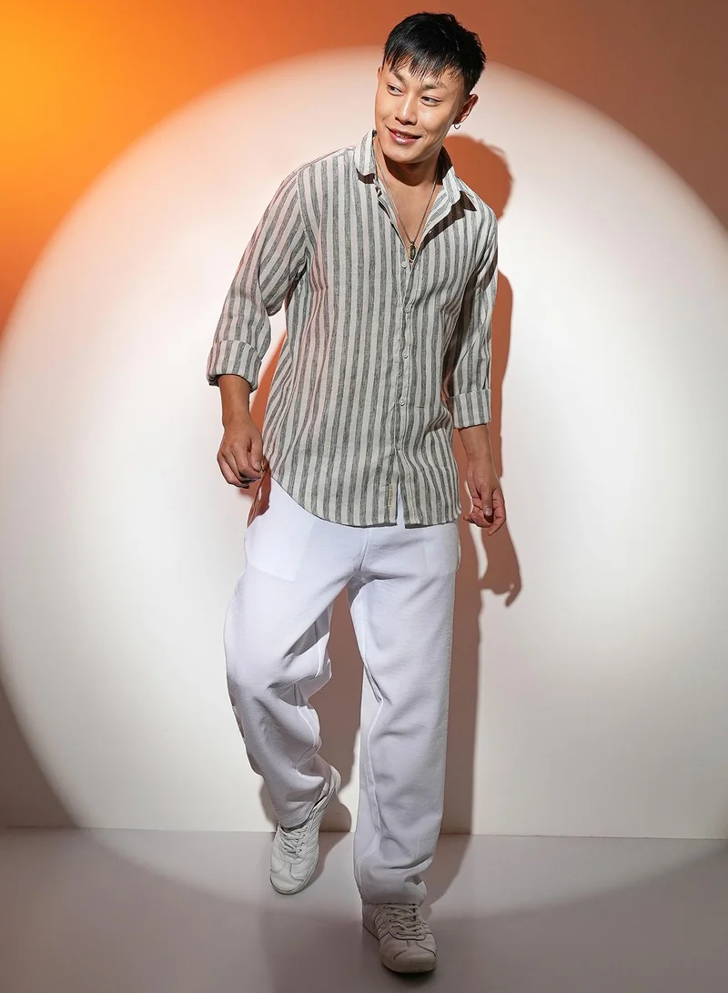 Campus Sutra Men's Charcoal Grey Heathered-Stripe Shirt