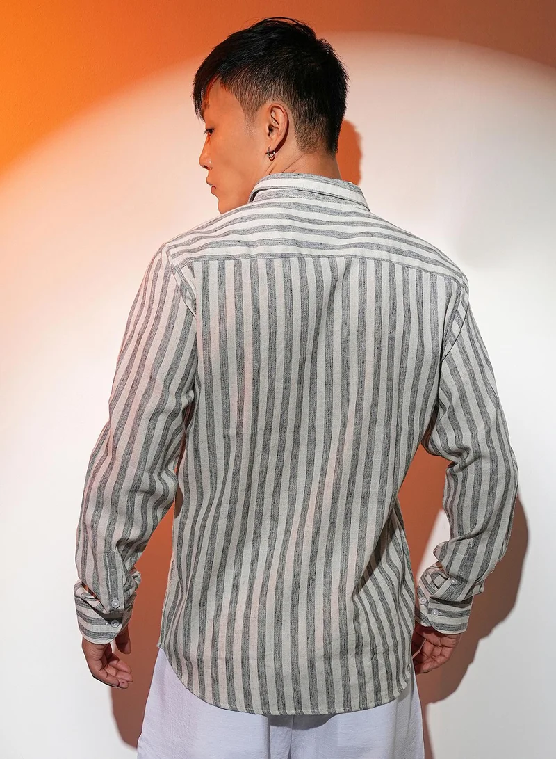 Campus Sutra Men's Charcoal Grey Heathered-Stripe Shirt