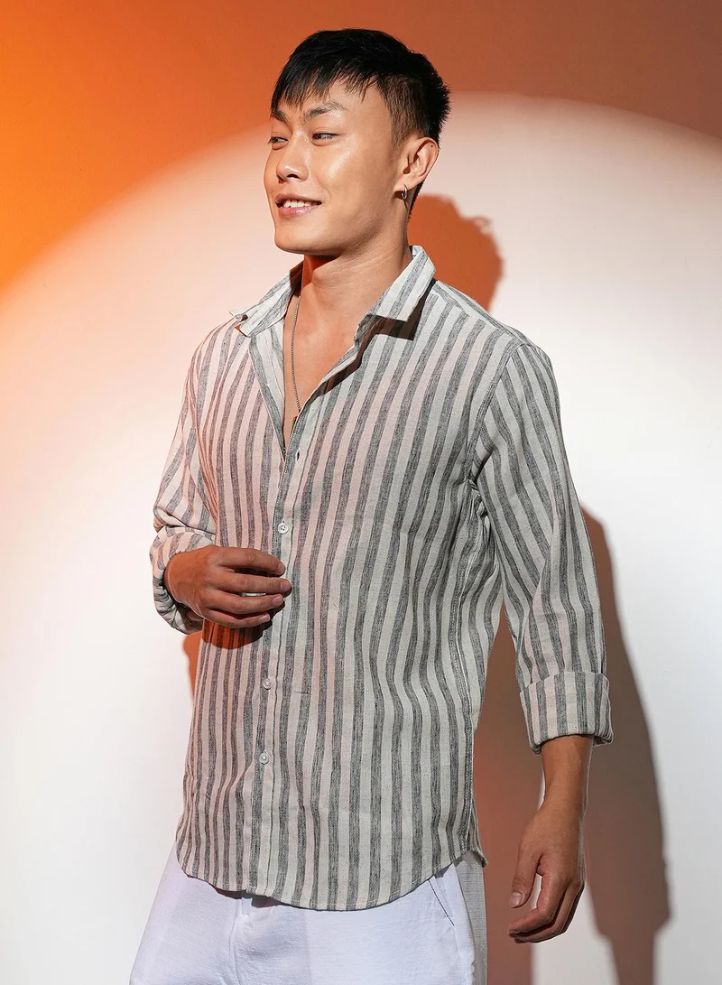 Campus Sutra Men's Charcoal Grey Heathered-Stripe Shirt