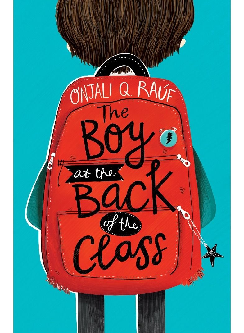 الصبي في الجزء الخلفي من الفصل