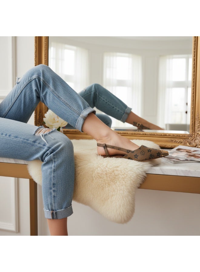 Trip Low-Heeled Shoes With A Closed Toe And A Lace Around The Ankle - Image 4