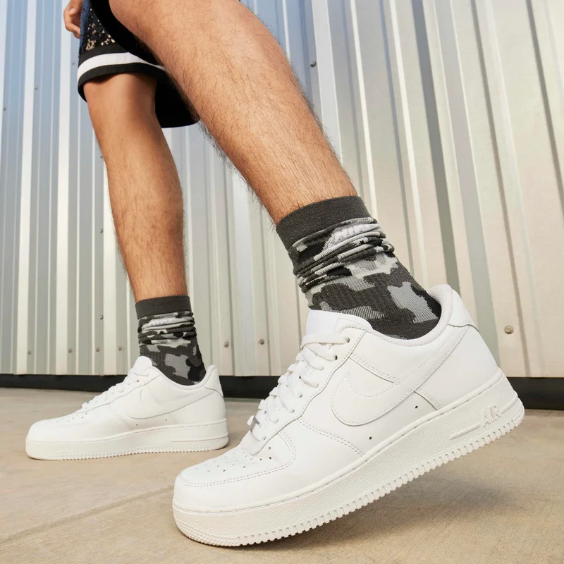 Nike Men's Air Force 1 '07 Shoes