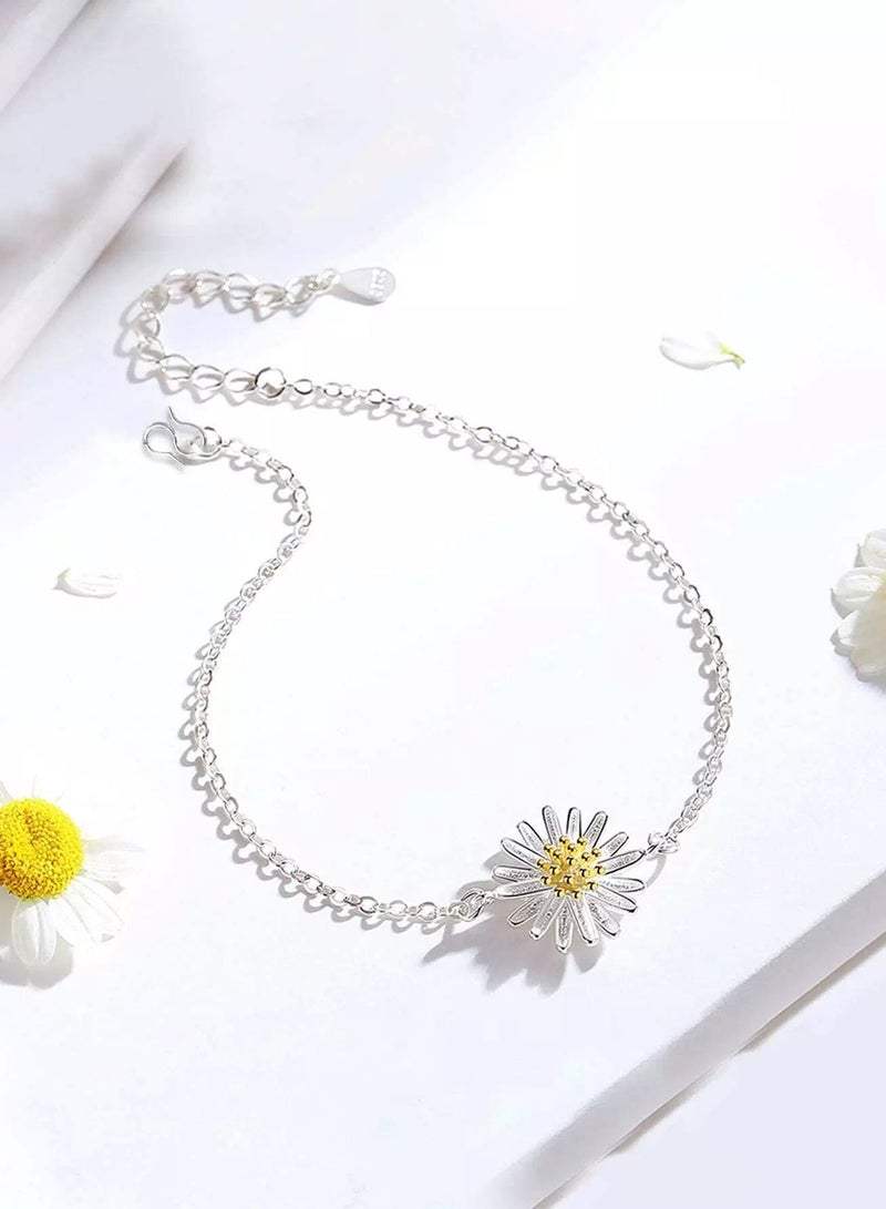 Flower Decor Chain Bracelet  - Image 2