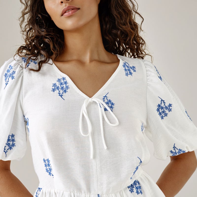 تواكستريمز بلوزة بياقة على شكل حرف  بتطريز - Image 4