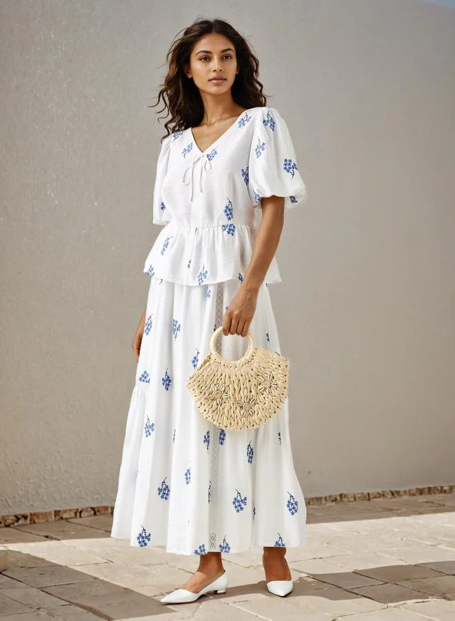 تواكستريمز بلوزة بياقة على شكل حرف  بتطريز