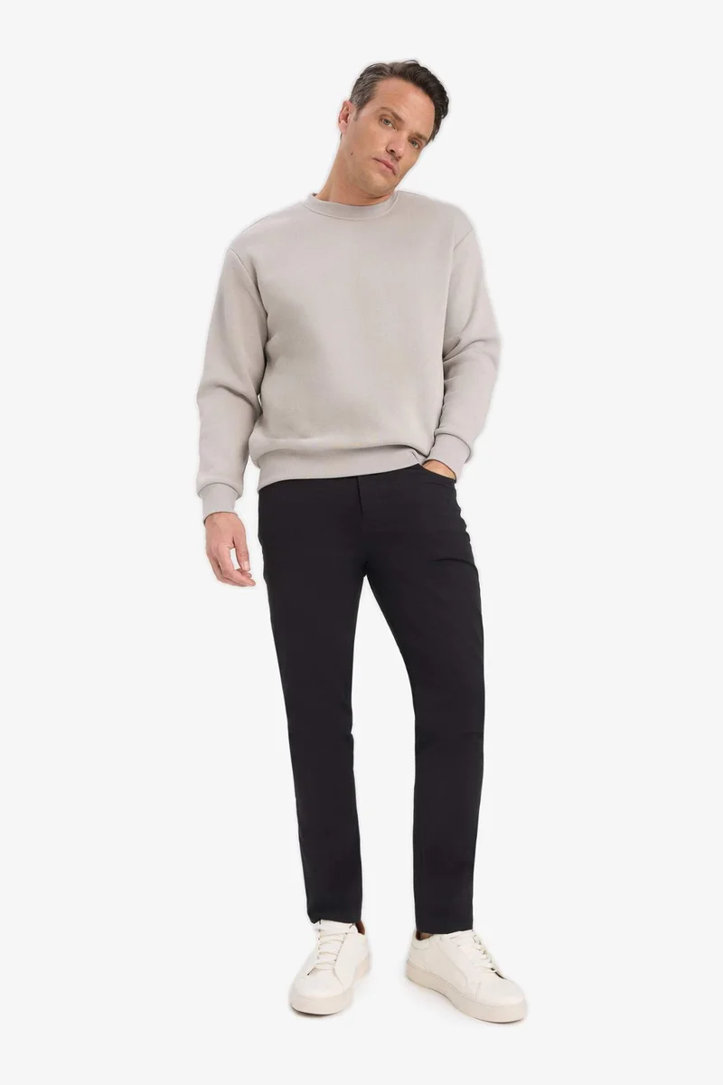 ديفاكتو Relax Fit Crew Neck Thick Basic Sweatshirt