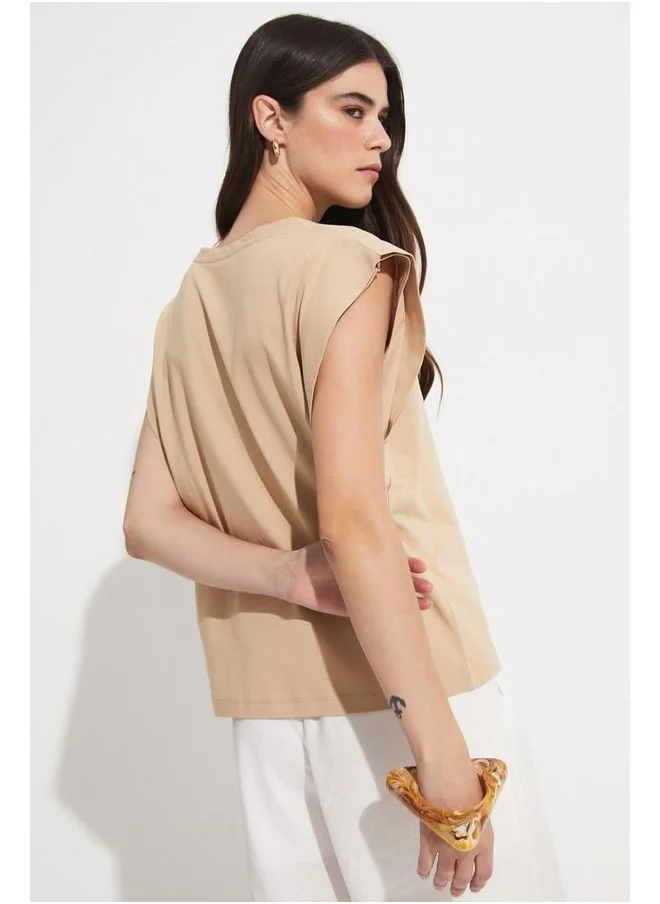 جون June Basic Cotton Crew Neck Sleeveless Tshirt Beige