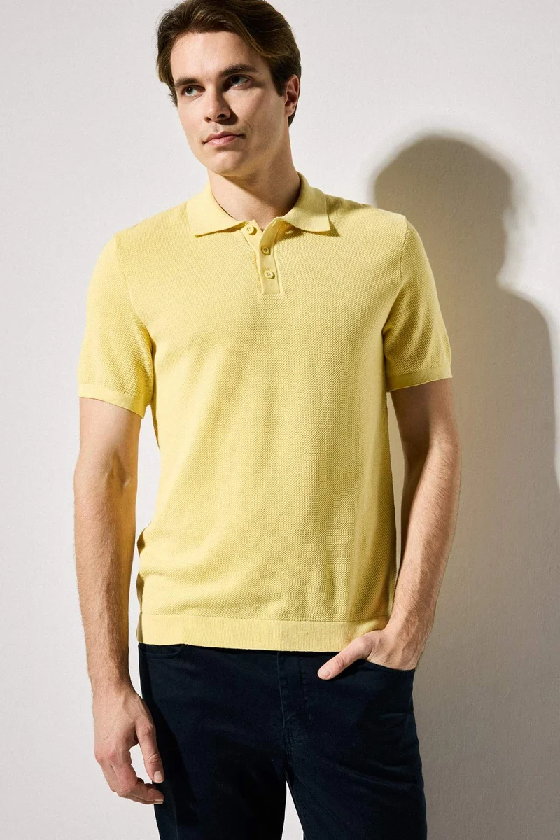 ديفاكتو Standard Fit Polo Collar Short Sleeve Polo T-Shirt