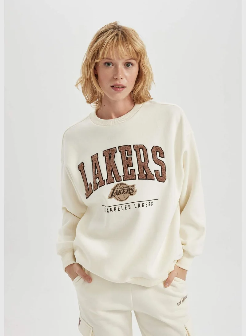 DeFacto Woman NBA Los Angeles Lakers Licenced Oversize Fit Crew Neck Long Sleeve Knitted Sweatshirt