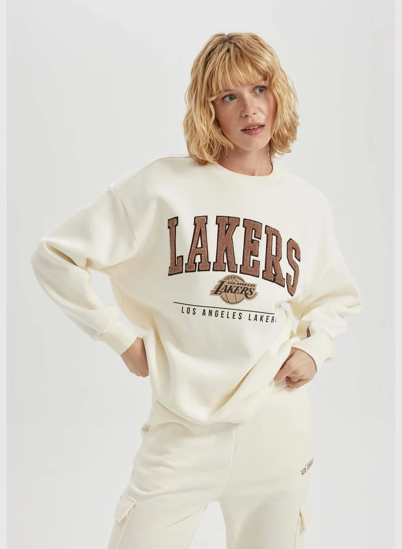 DeFacto Woman NBA Los Angeles Lakers Licenced Oversize Fit Crew Neck Long Sleeve Knitted Sweatshirt
