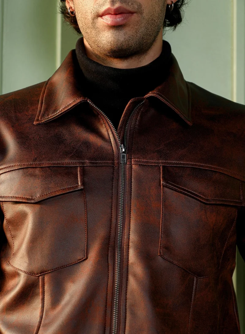 كامبوس سوترا جاكيت بومبر رجالي من تويل مصبوغ بياقة مدببة وأكمام طويلة بأزرار وحافة مستقيمة بسحاب وطبعة تجريدية من نسيج منسوج للاستخدام اليومي والكاجوال بلون بني تيدي