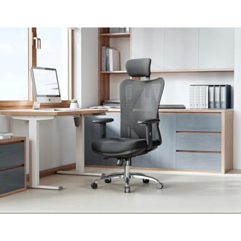 Home office gaming chair with breathable mesh back, pure black color, ergonomic adjustable headrest and lumbar support for long hours comfort - Image 1