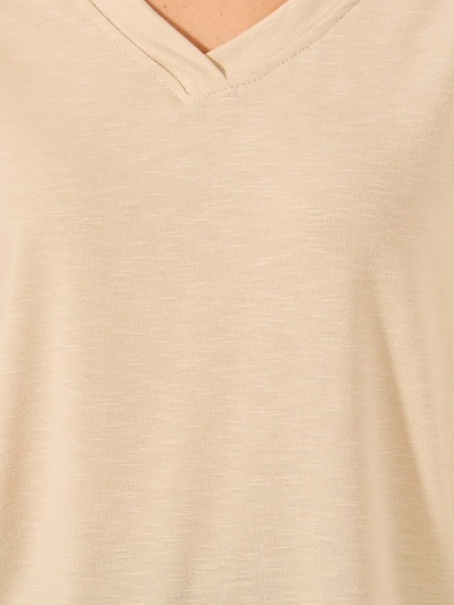 Styli Styli Unwind V-Neck Texture Tee and AOP Star PJ Set