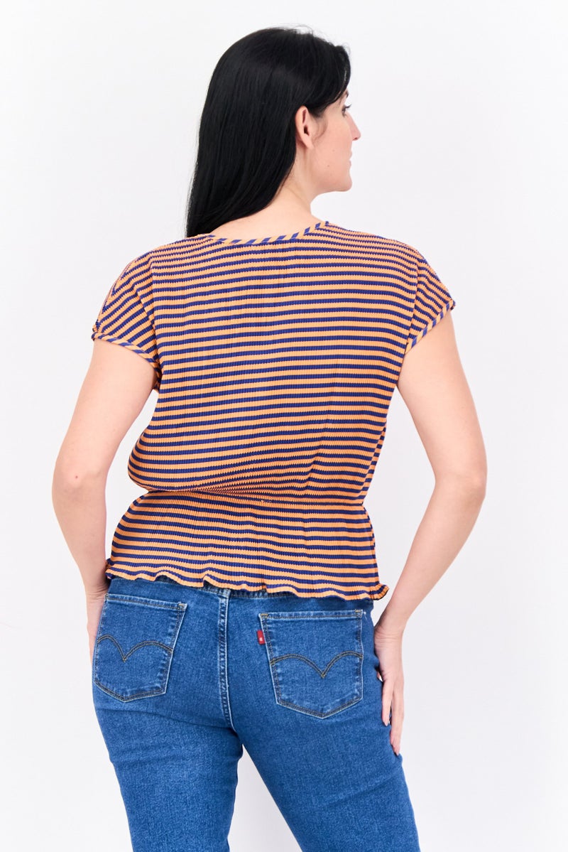 Levi's تي شيرت بكم قصير مخطط من ليفيس للنساء بتصميم V العنق، متعدد الألوان - Image 3