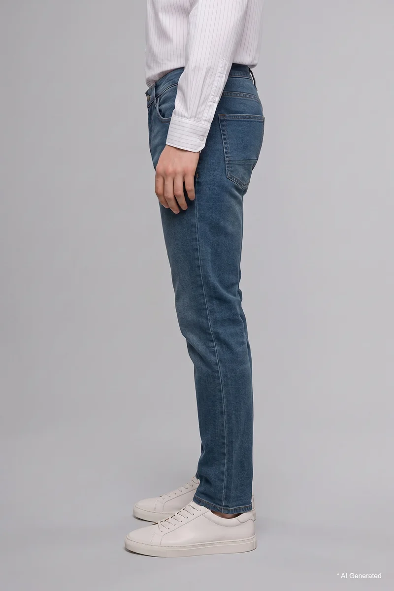 Defacto  Sergio Regular Fit Regular Waist Straight Leg Jeans for Men | Best Price UAE
