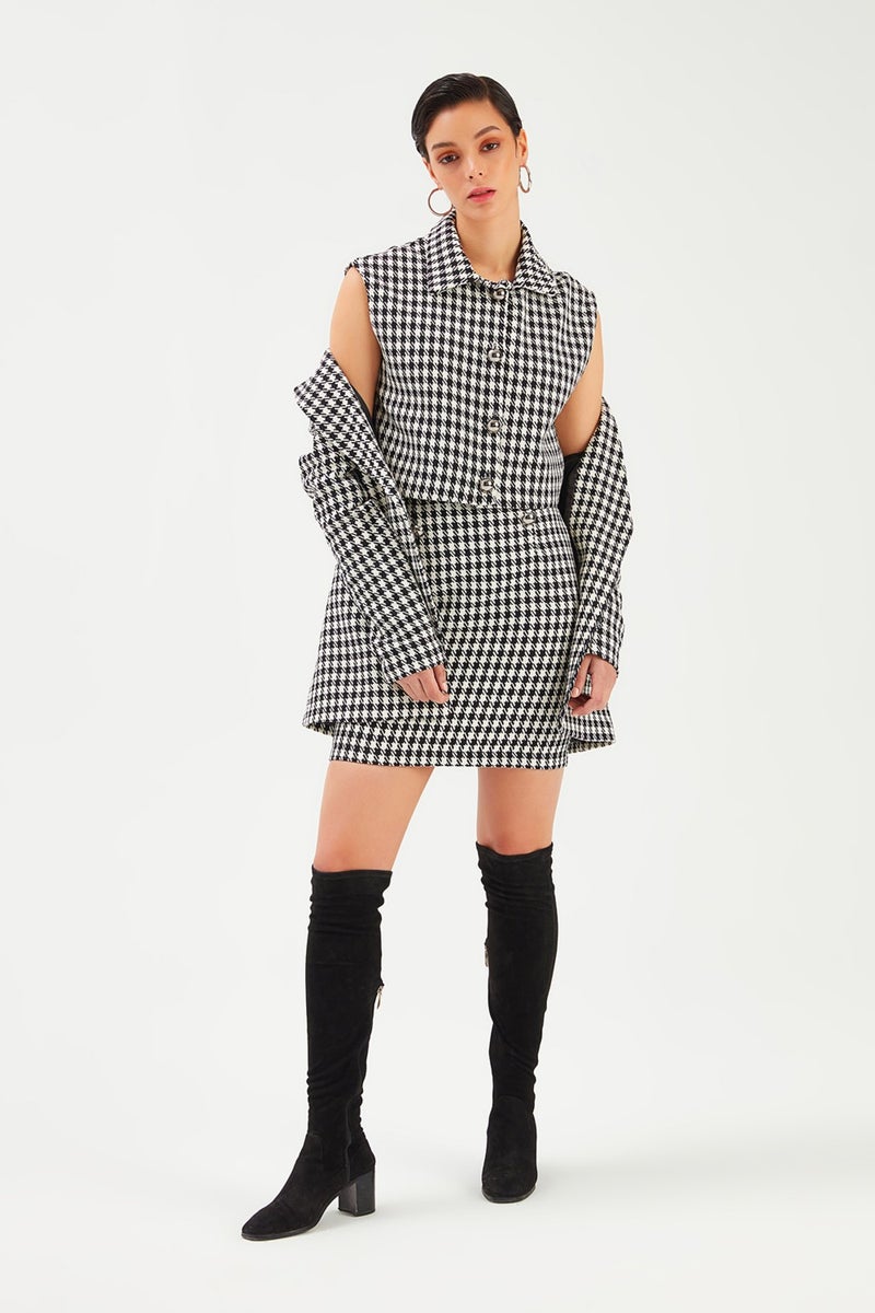 SATEEN Houndstooth Patterned Mini Skirt - Black  - Image 4