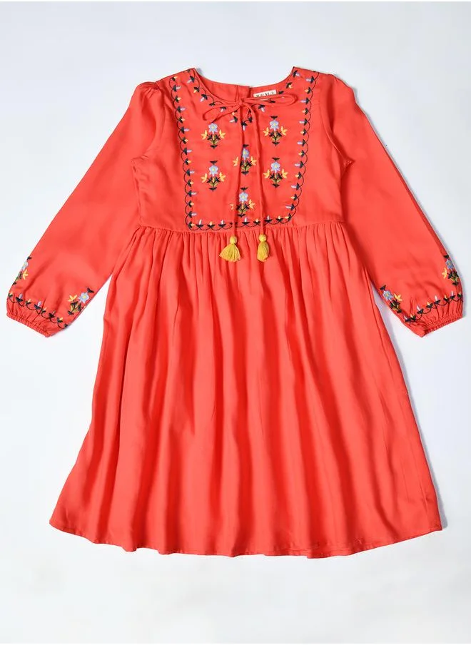 بيلا مودا Bella Moda Embroidered Tie-Up Neck Knee-Length Dress