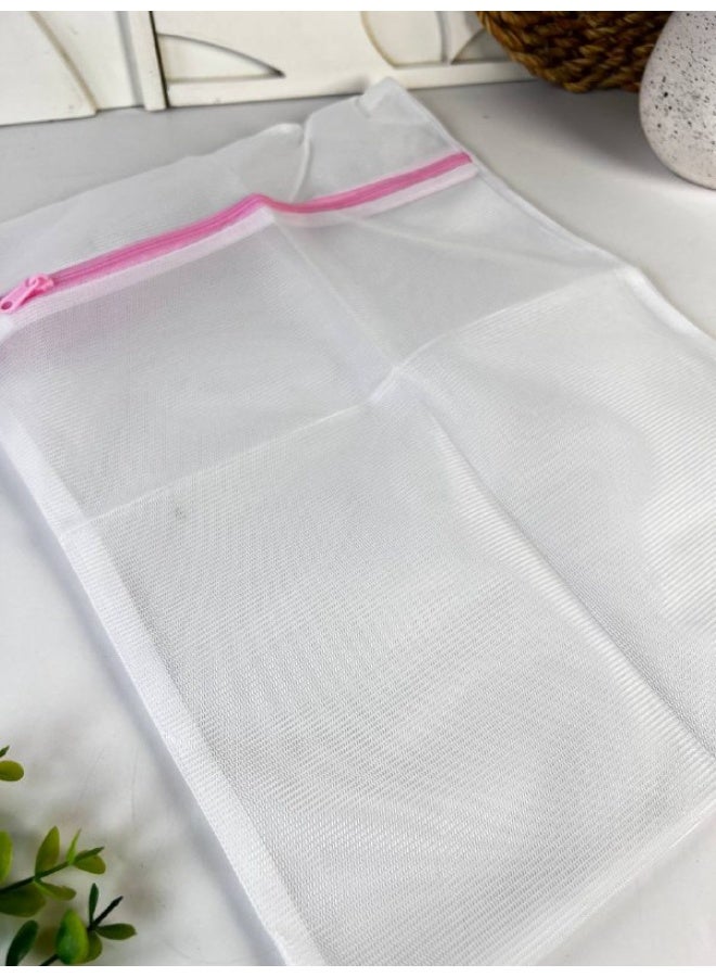 Premium Mesh Laundry Bag for Socks, Underwear, and Delicate Lingerie - Durable Washing Machine Protection Net with Smart Zipper, Optimal Soap Flow, and Large Size 39x30 cm - Image 4