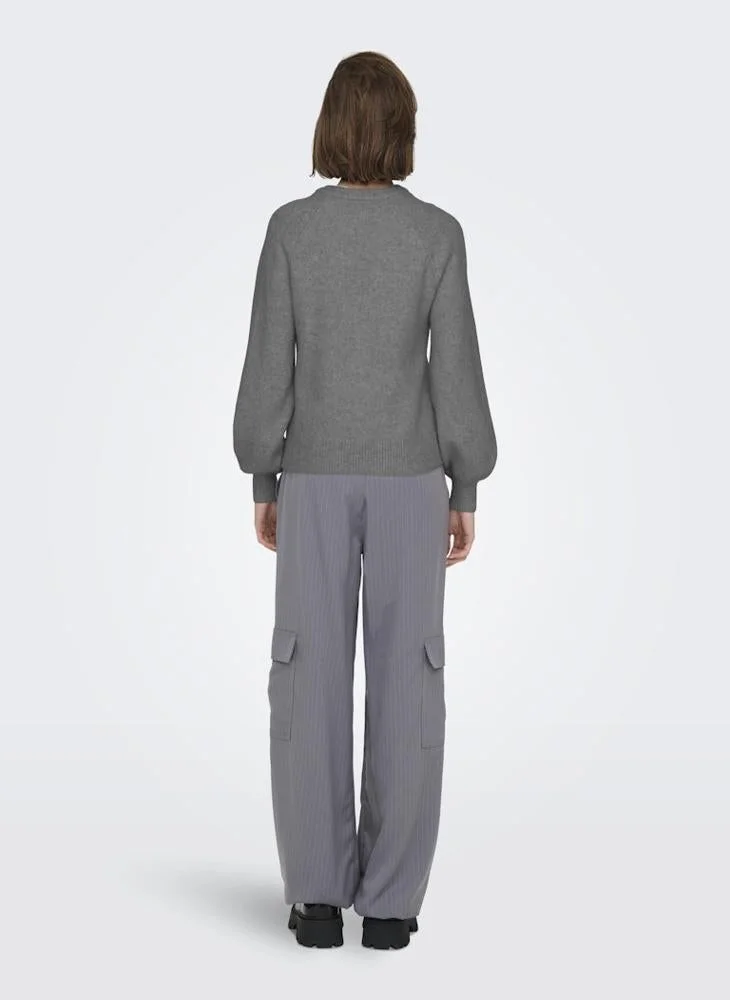 اونلي كنزة   بأكمام طويلة ورقبة دائرية وأزرار محبوكة