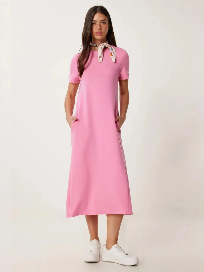 السعادة في إسطنبول ISTANBUL Midi Dress with Short Sleeves and Crew Neck