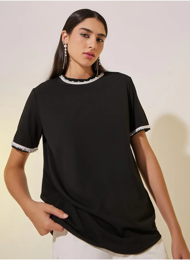 Styli Embellished Lace Detail Round Neck Regular Fit T-Shirt