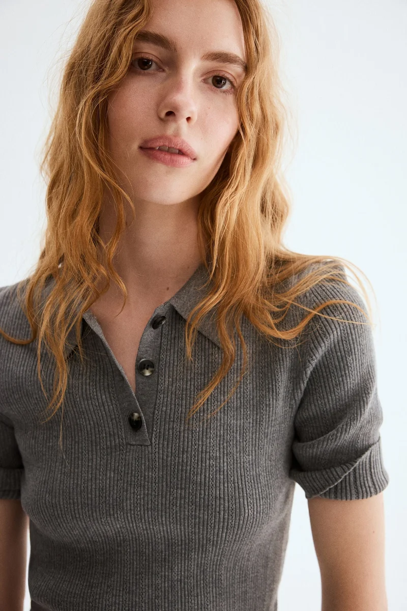 اتش اند ام بلوزة محبوكة بتفاصيل مفرّغة